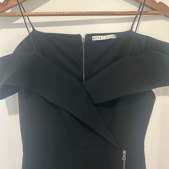 alice and olivia Dash Cold Shoulder Dress - Picture 6 of 8